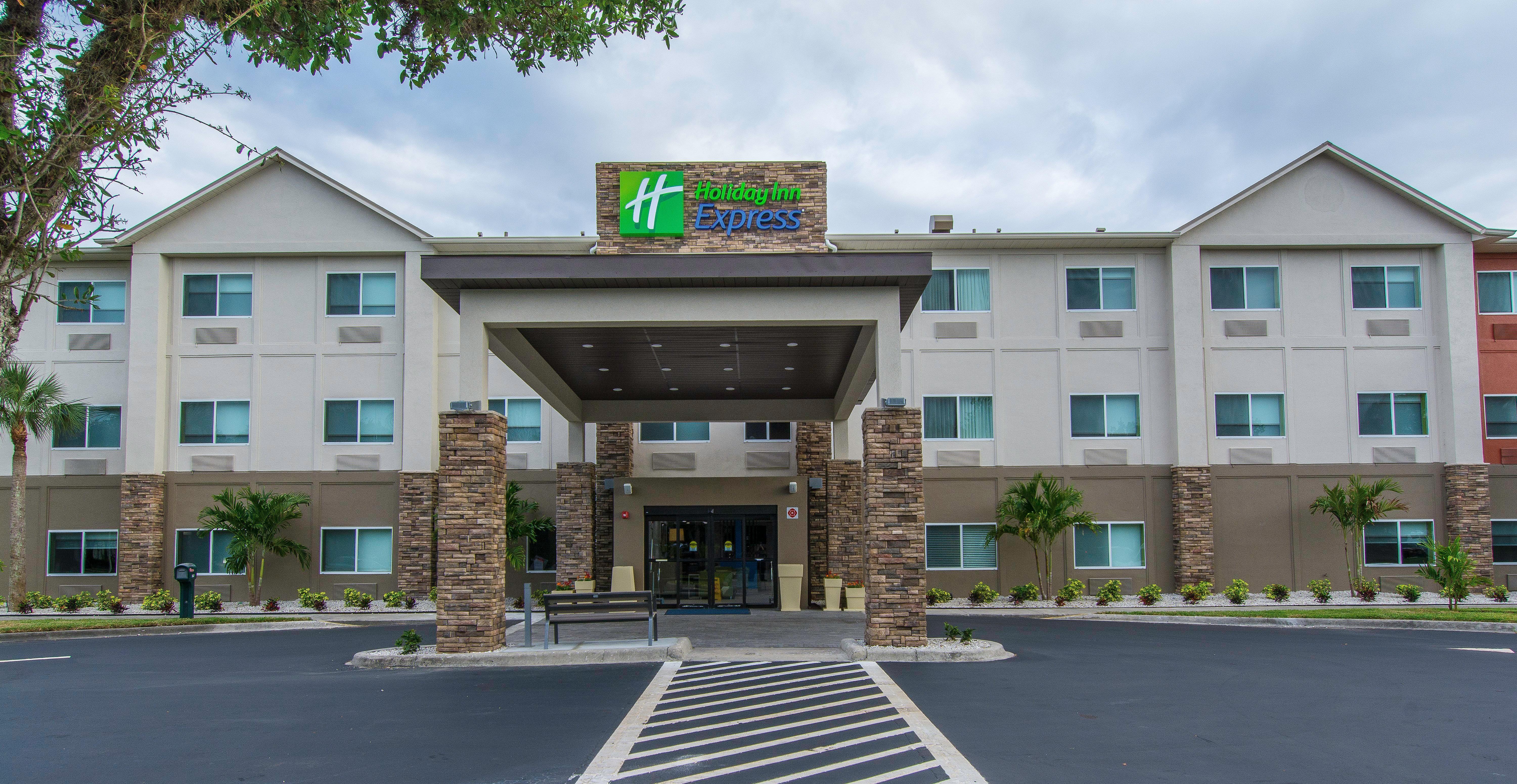Holiday Inn Express - Naples South - I-75 By Ihg Golden Gate Exterior foto